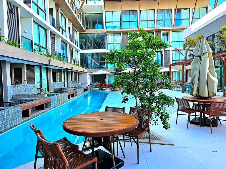 Luxo no Sunny Hall com Piscina Privativa em Porto