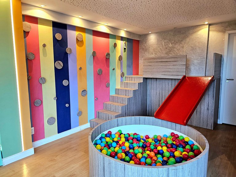 Luxo no Sunny Hall com Piscina Privativa em Porto