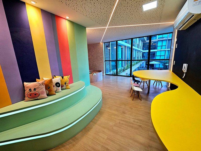 Luxo no Sunny Hall com Piscina Privativa em Porto