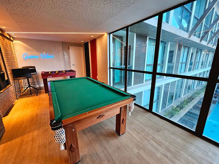 Incrível Sunny hall com vista interna em Porto