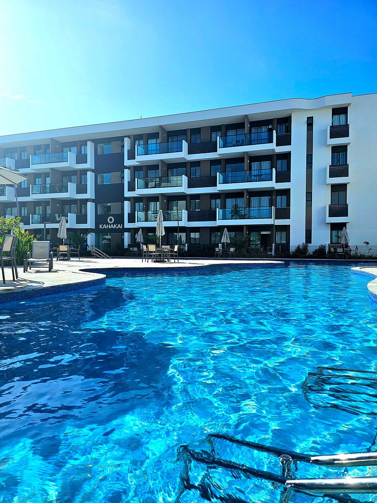 Incrível térreo, frente piscina no Makia Beach