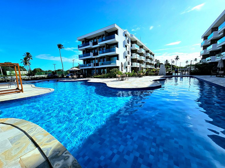 Incrível térreo, frente piscina no Makia Beach