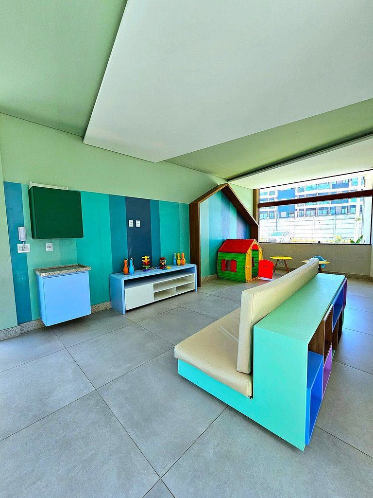 Incrível, completo e com vista piscina no Mana