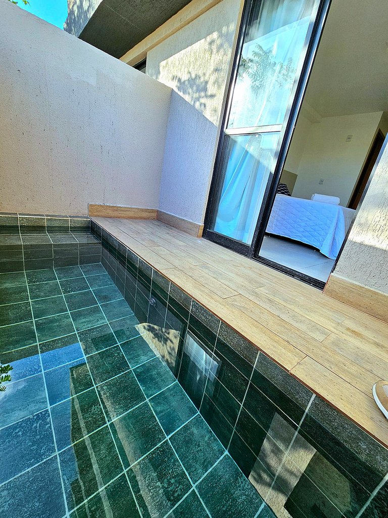Moderno e equipado com piscina privativa no Cupe