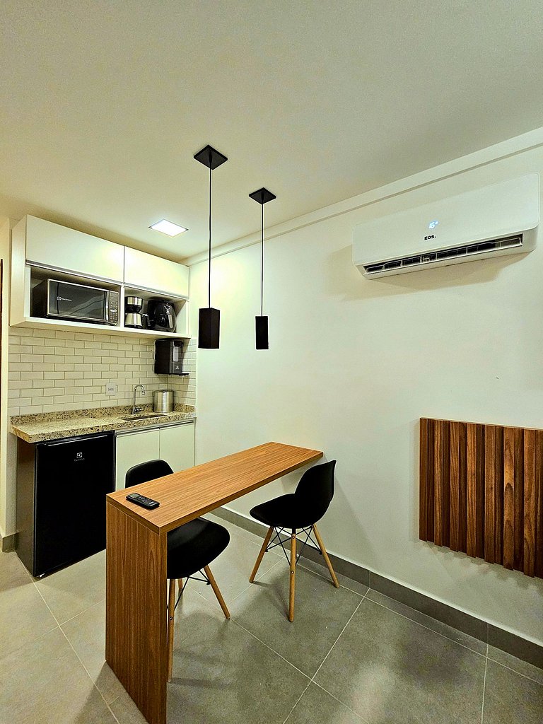 Luxo e Estilo com piscina privativa no Cupe