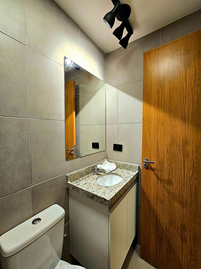 Luxo e Estilo com piscina privativa no Cupe