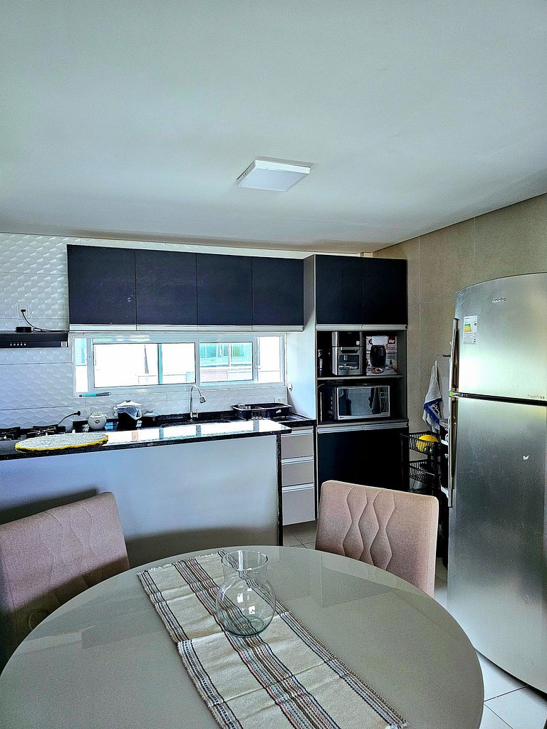 Luxuoso e equipado 2 quartos no Centro de Porto