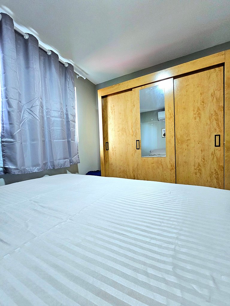 Luxuoso e equipado 2 quartos no Centro de Porto