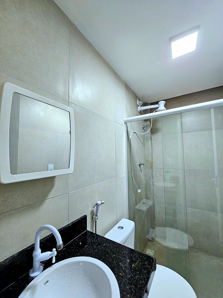 Luxuoso e equipado 2 quartos no Centro de Porto