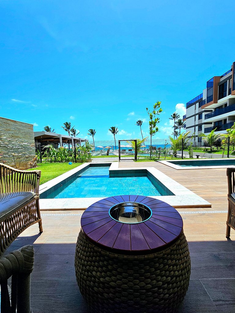 Luxo à Beira-mar com Piscina Privativa no Cais Eco