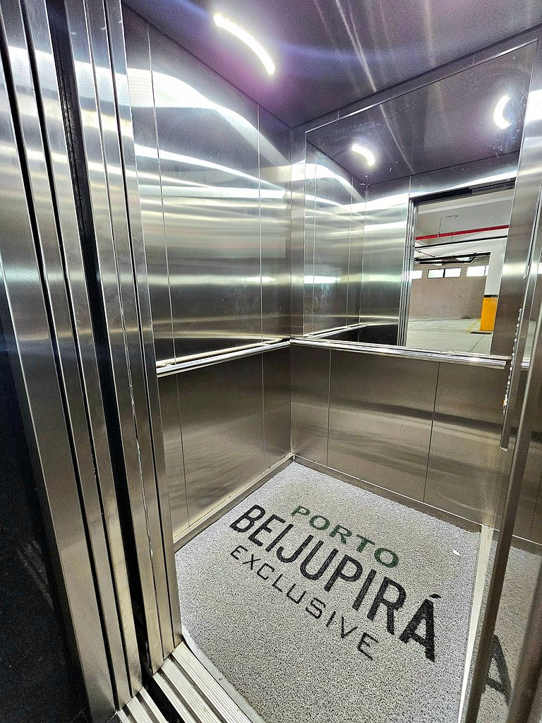 Luxo com varanda gourmet, Centrinho de Porto #301