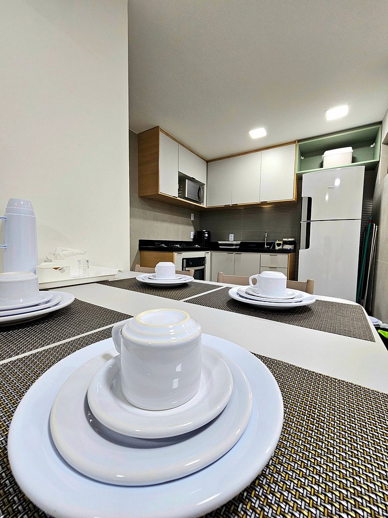Luxo com varanda gourmet no Centrinho de Porto.