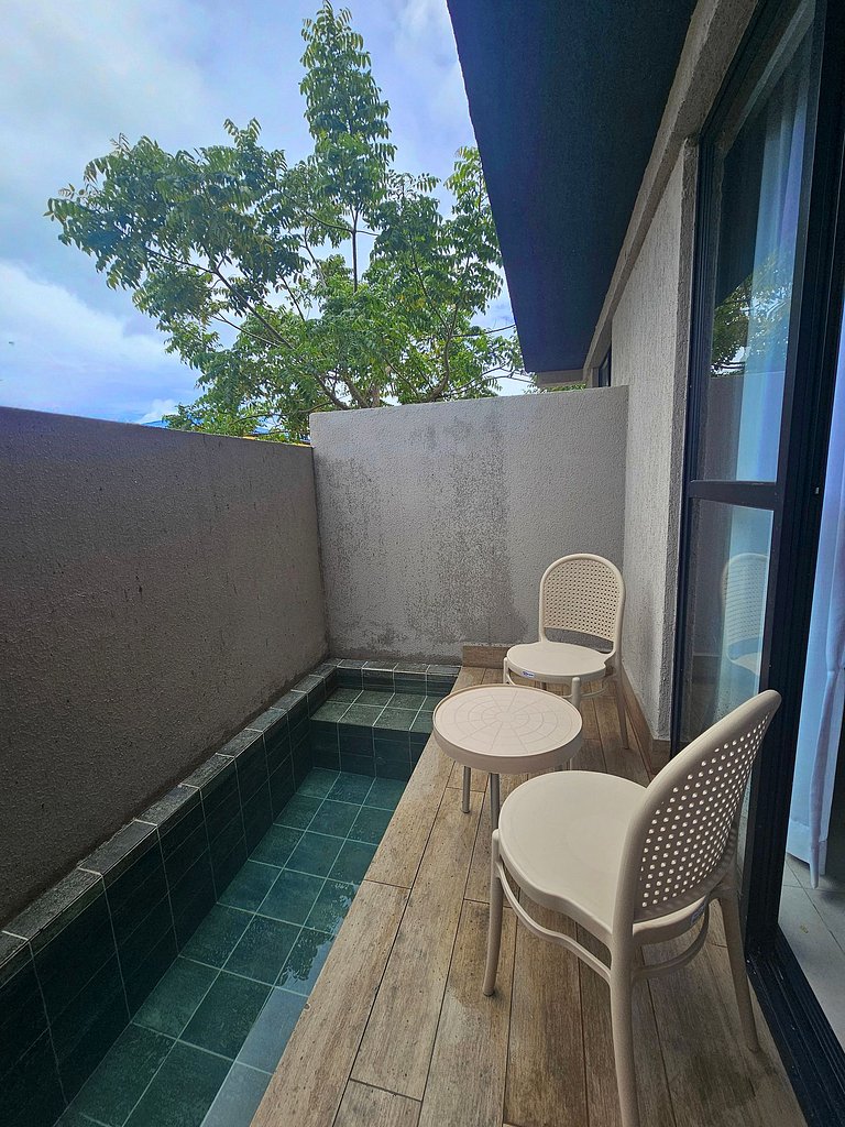 Moderno e equipado com piscina privativa no Cupe