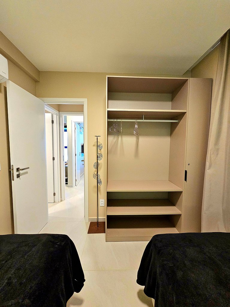 Exclusivo com Vista Mar de Muro Alto no Cais Eco