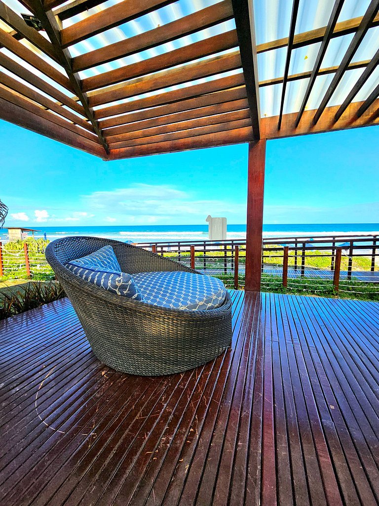 Luxuoso e equipado 3q térreo no Cupe Beach Living.