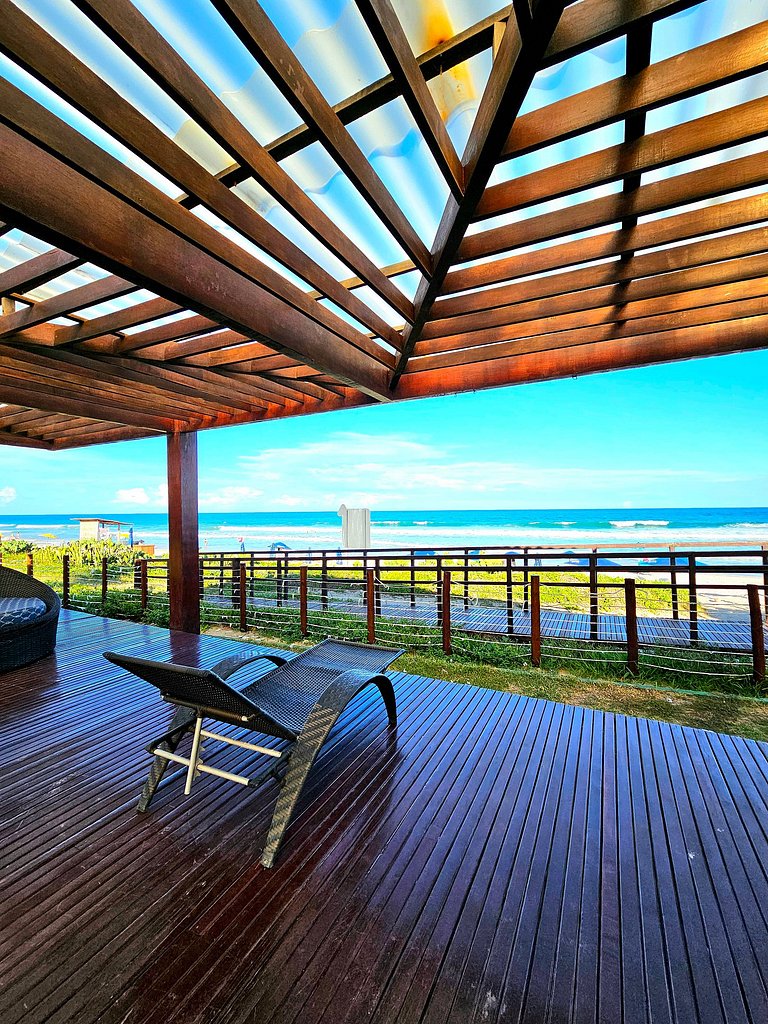 Luxuoso e equipado 3q térreo no Cupe Beach Living.