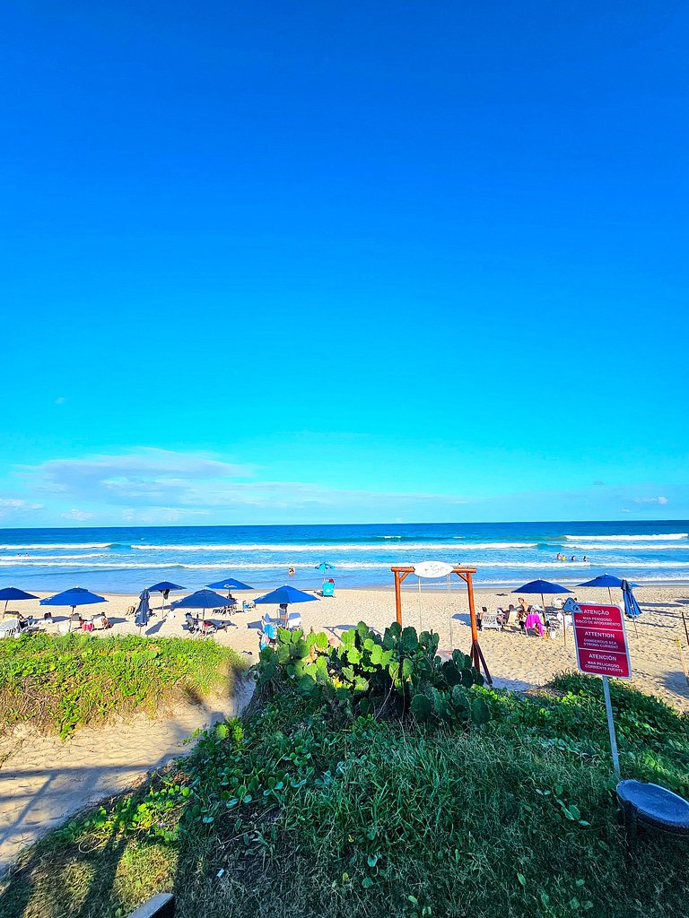 Luxuoso e equipado 3q térreo no Cupe Beach Living.