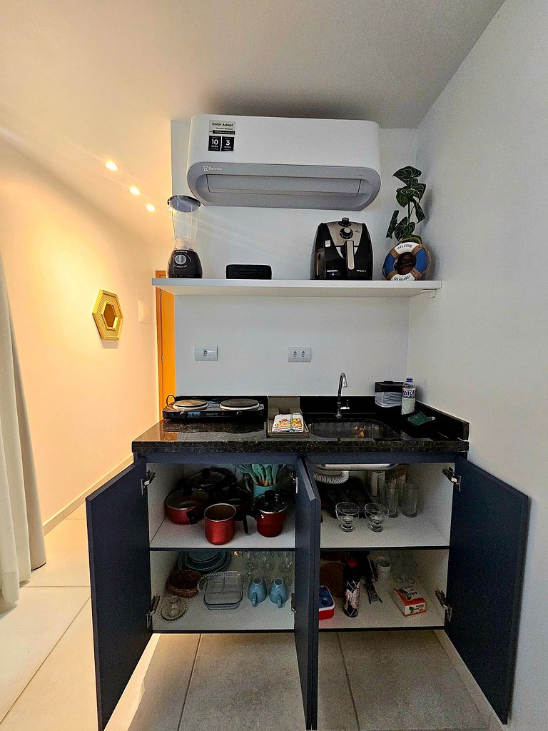 Estiloso e Equipado Studio no Centro de Porto #213