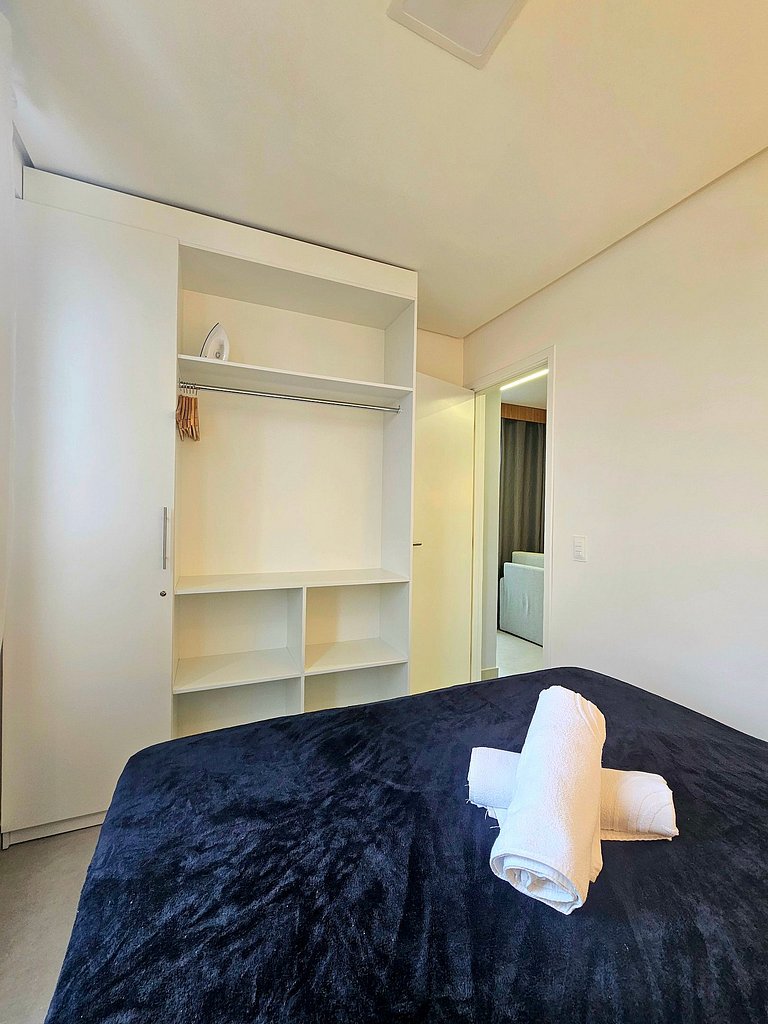 Luxo com 2 quartos no Centrinho de Porto #204
