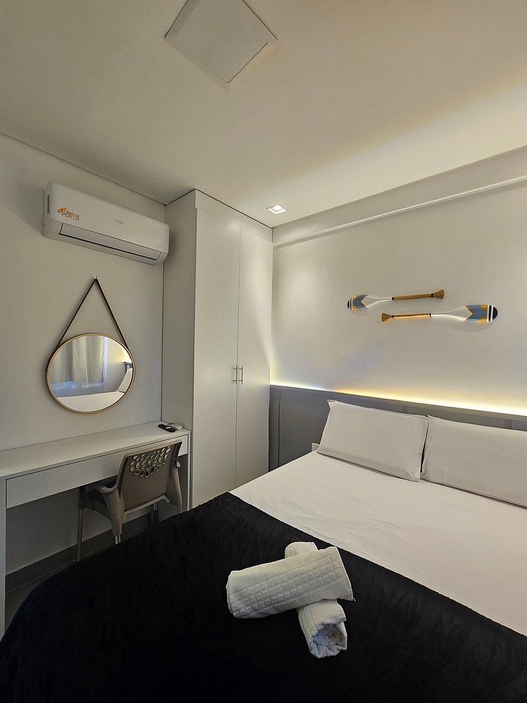 Luxo com 2 quartos no Centrinho de Porto #204