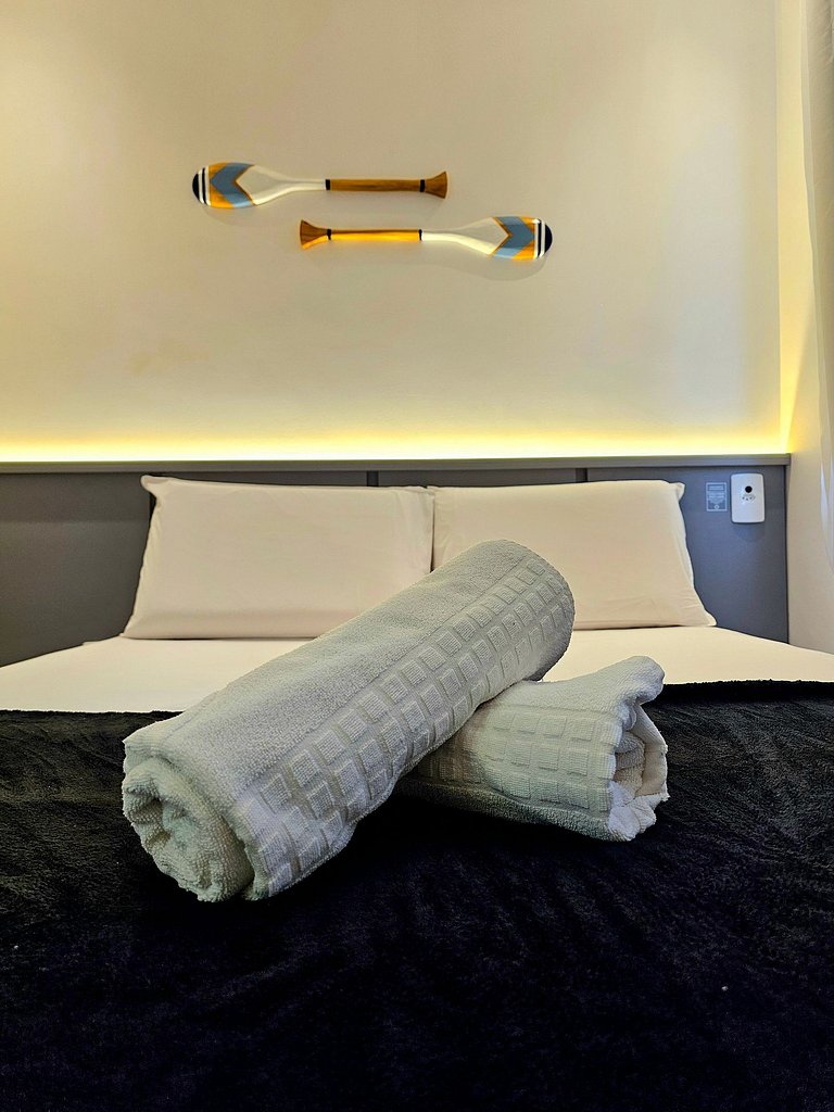 Luxo com 2 quartos no Centrinho de Porto #204
