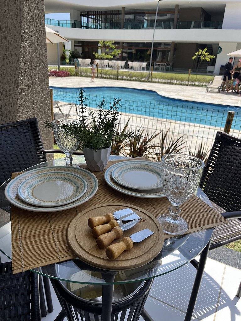 Incrível térreo, frente piscina no Makia Beach