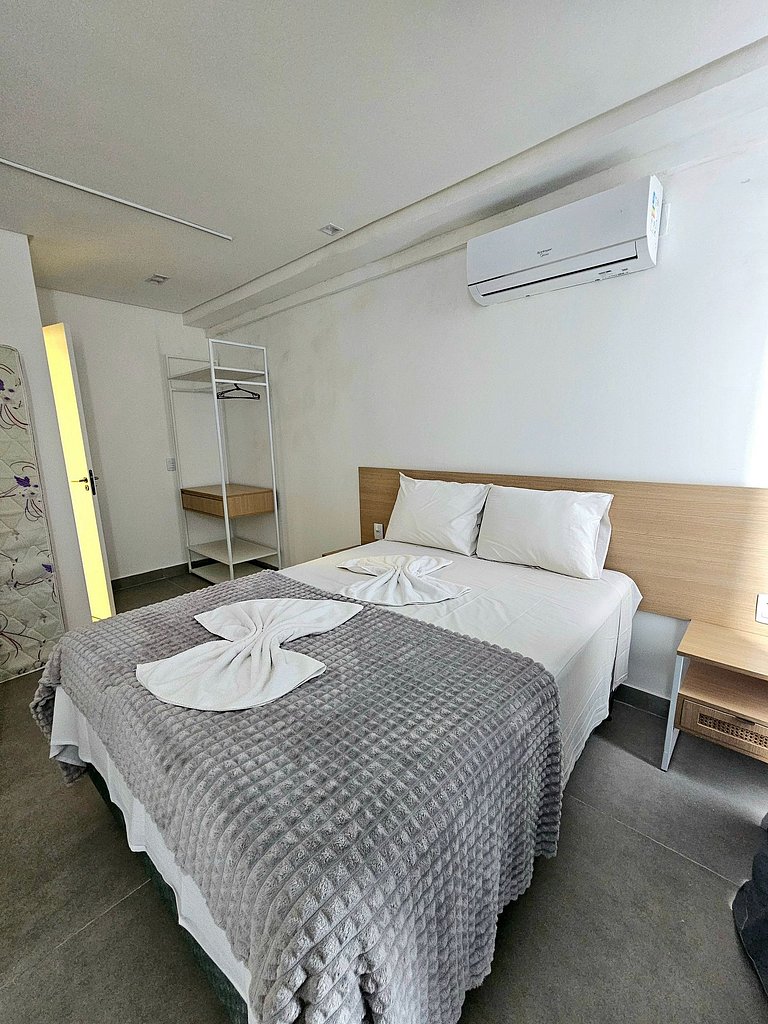 Estiloso flat 2 quartos no Centrinho de Porto #305