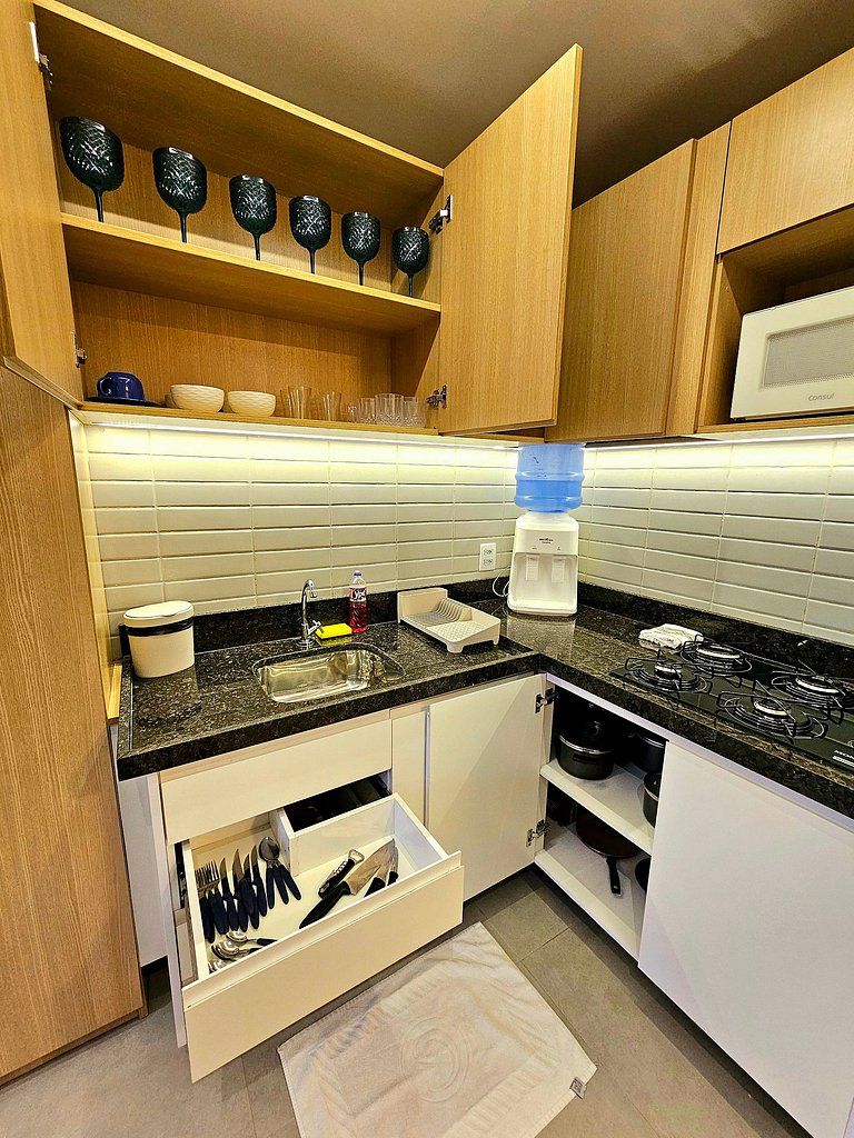 Estiloso flat 2 quartos no Centrinho de Porto #305