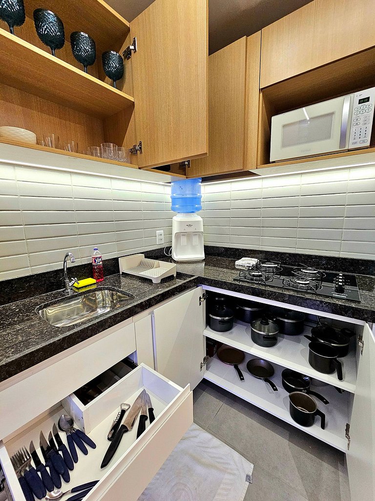 Estiloso flat 2 quartos no Centrinho de Porto #305