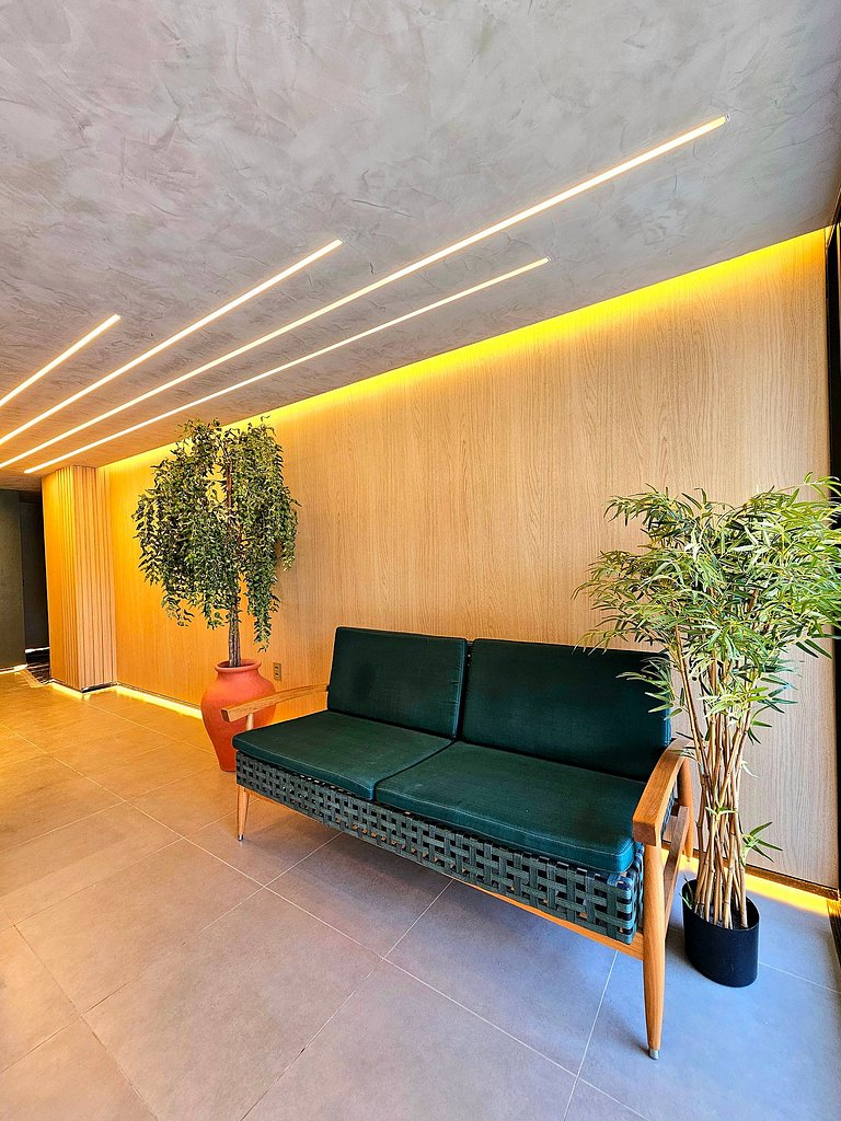 Luxuoso Studio com varanda no Centrinho de Porto