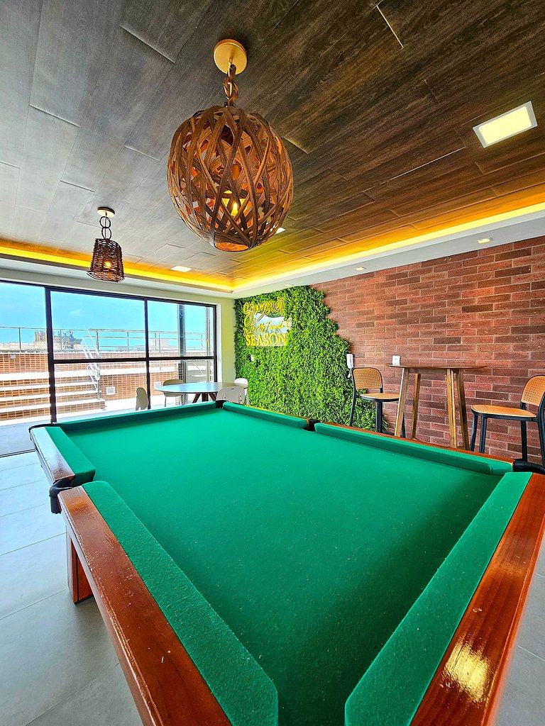 Luxuoso Studio com varanda no Centrinho de Porto