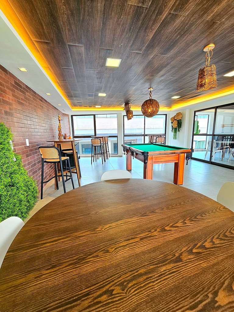 Luxuoso Studio com varanda no Centrinho de Porto