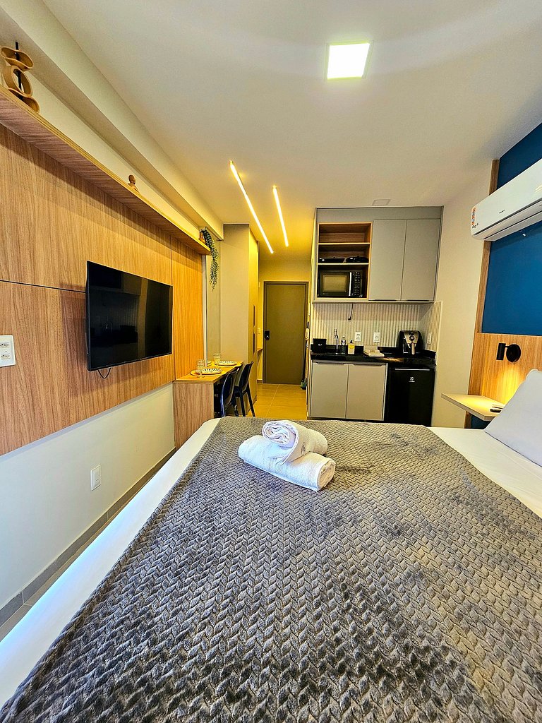 Luxuoso Studio com varanda no Centrinho de Porto