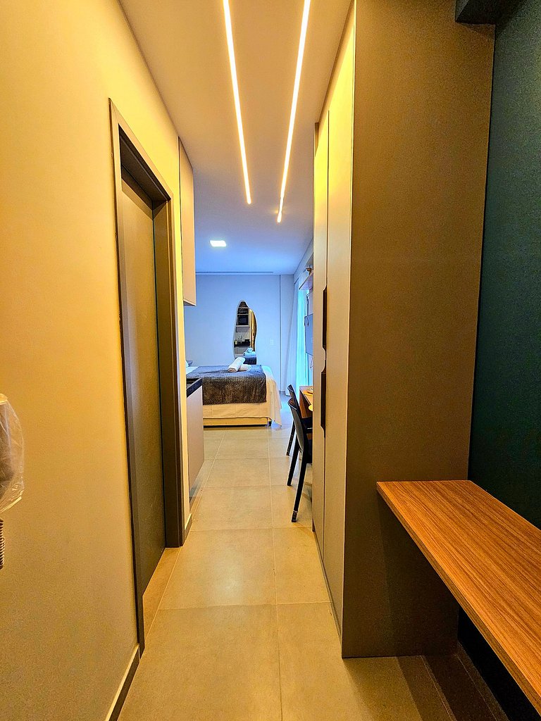 Luxuoso Studio com varanda no Centrinho de Porto