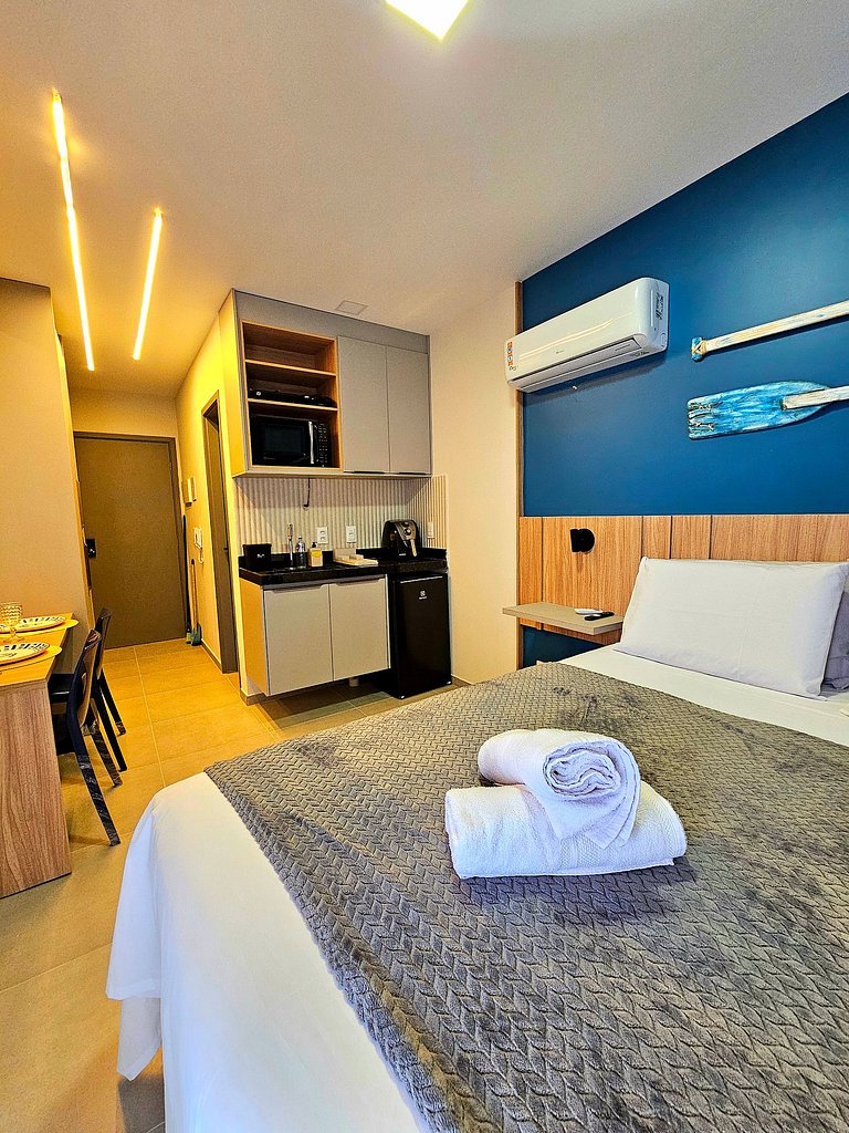 Luxuoso Studio com varanda no Centrinho de Porto