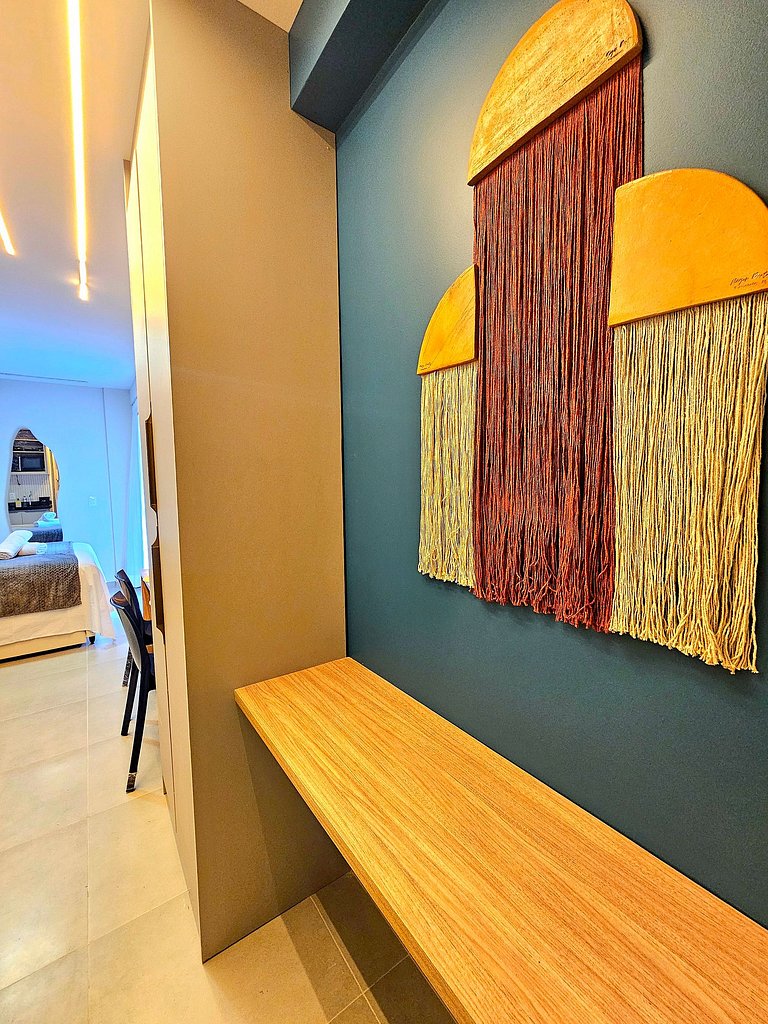 Luxuoso Studio com varanda no Centrinho de Porto