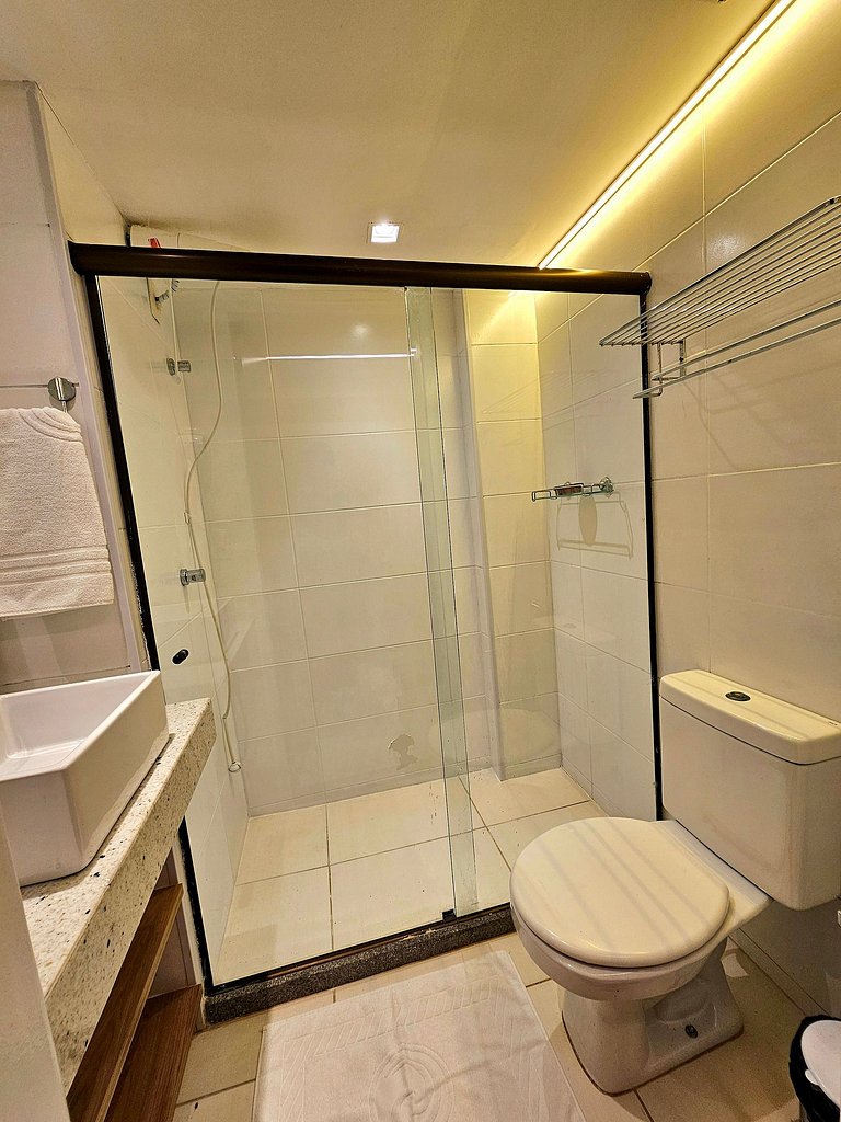 Luxuoso Studio c/ área gourmet no Centro de Porto