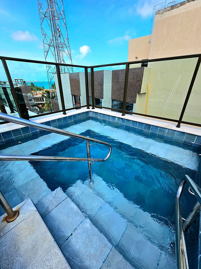 Luxo com Piscina Privativa no Centrinho de Porto