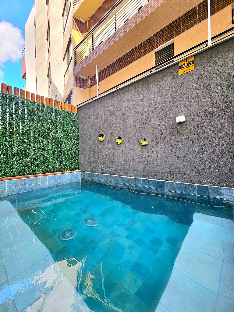 Luxo com Piscina Privativa no Centrinho de Porto