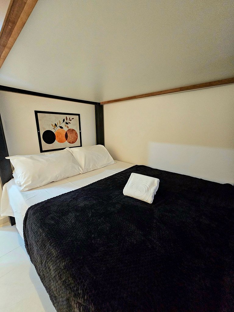 Luxo com Piscina Privativa no Centrinho de Porto