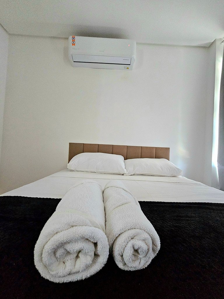 Incrível e com varanda no centro de Porto no Moana