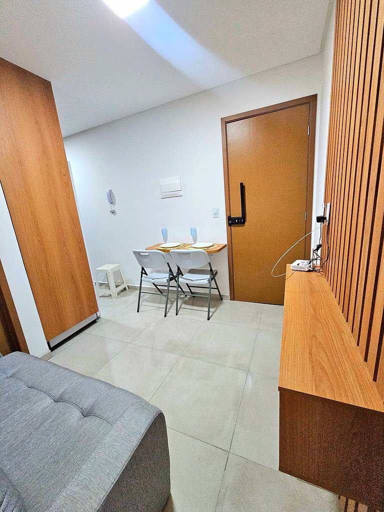 Incrível e com varanda no centro de Porto no Moana