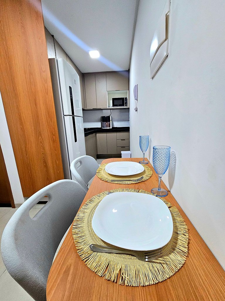 Incrível e com varanda no centro de Porto no Moana