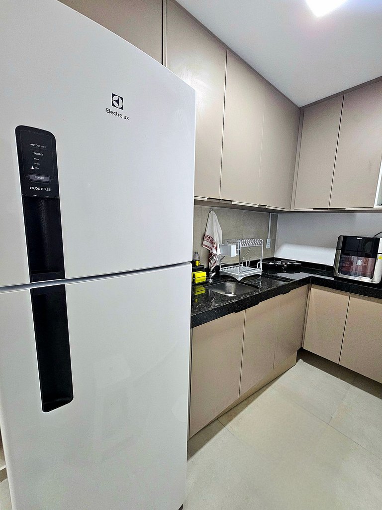 Incrível e com varanda no centro de Porto no Moana