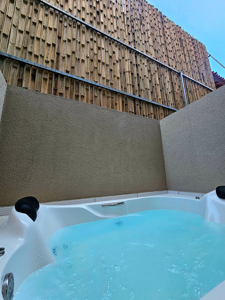 Moderno e Equipado Com Hidro no Centro de Porto