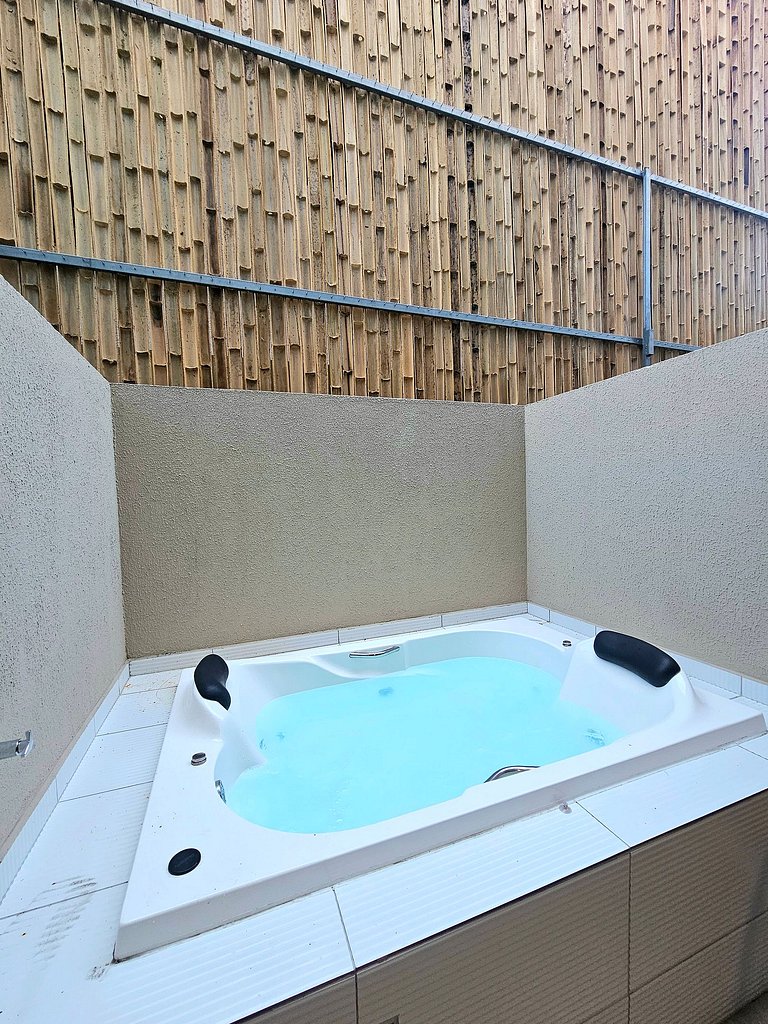 Moderno e Equipado Com Hidro no Centro de Porto