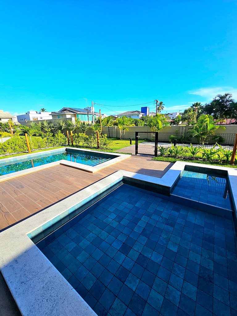 Luxo à Beira-mar com Piscina Privativa no Cais Eco