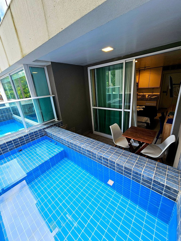 Luxo e estilo com Piscina Privativa no Nixxus