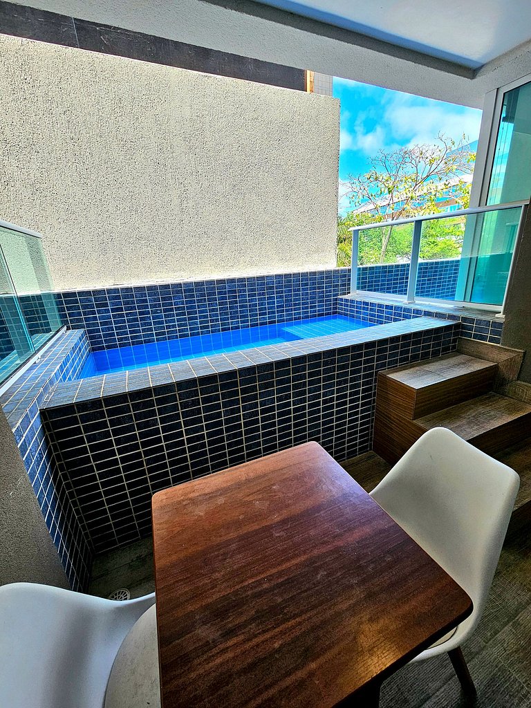 Luxo e estilo com Piscina Privativa no Nixxus