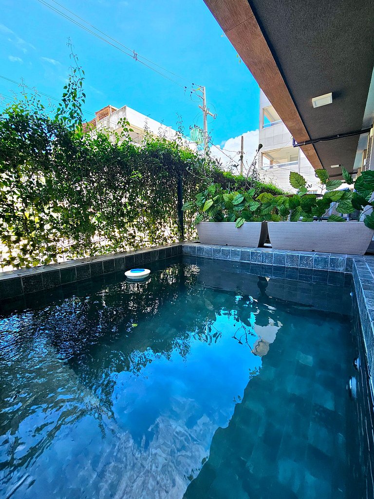 Luxo no Sunny Hall com Piscina Privativa em Porto